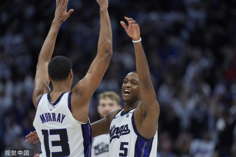 赛并拿下两 赛并拿下两